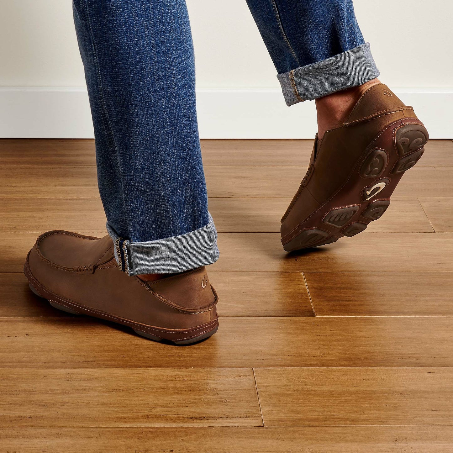 Olukai Moloā Leather Slip On Shoes - Ray / Toffee