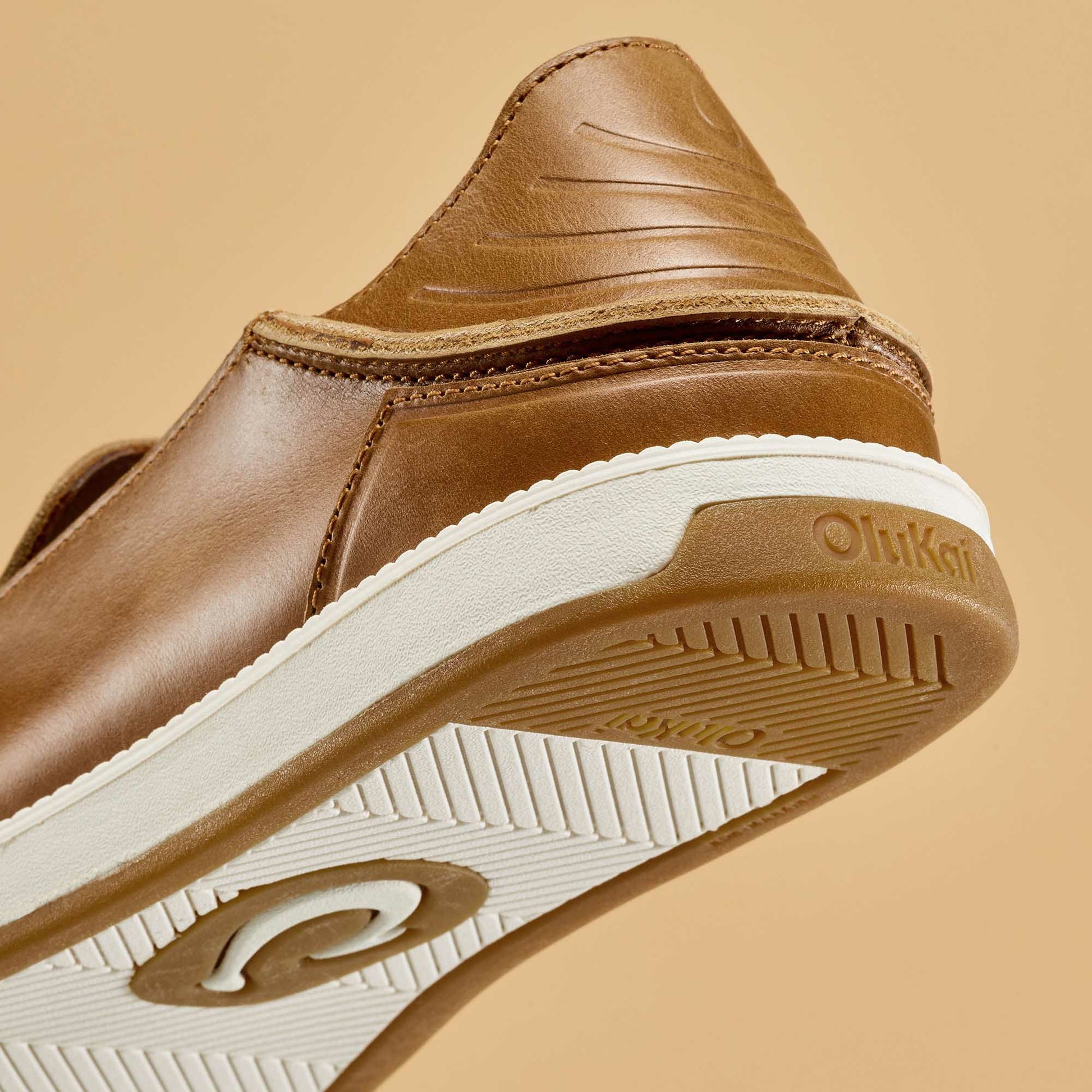 Olukai Kākaha Nia Men‘s Leather Slip-On Shoes - Fox