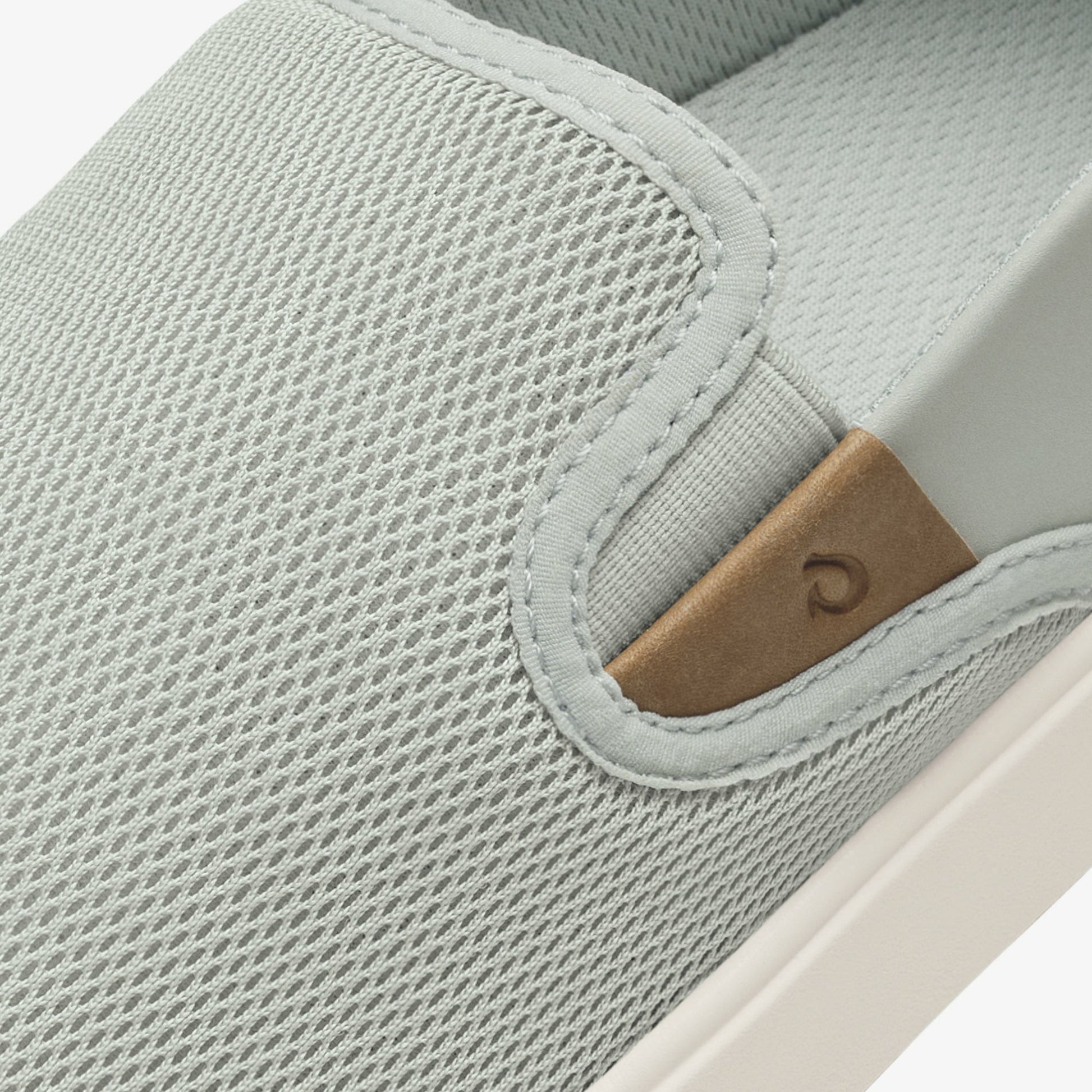 Olukai Laeʻahi Nui - Cloud Grey / Tan