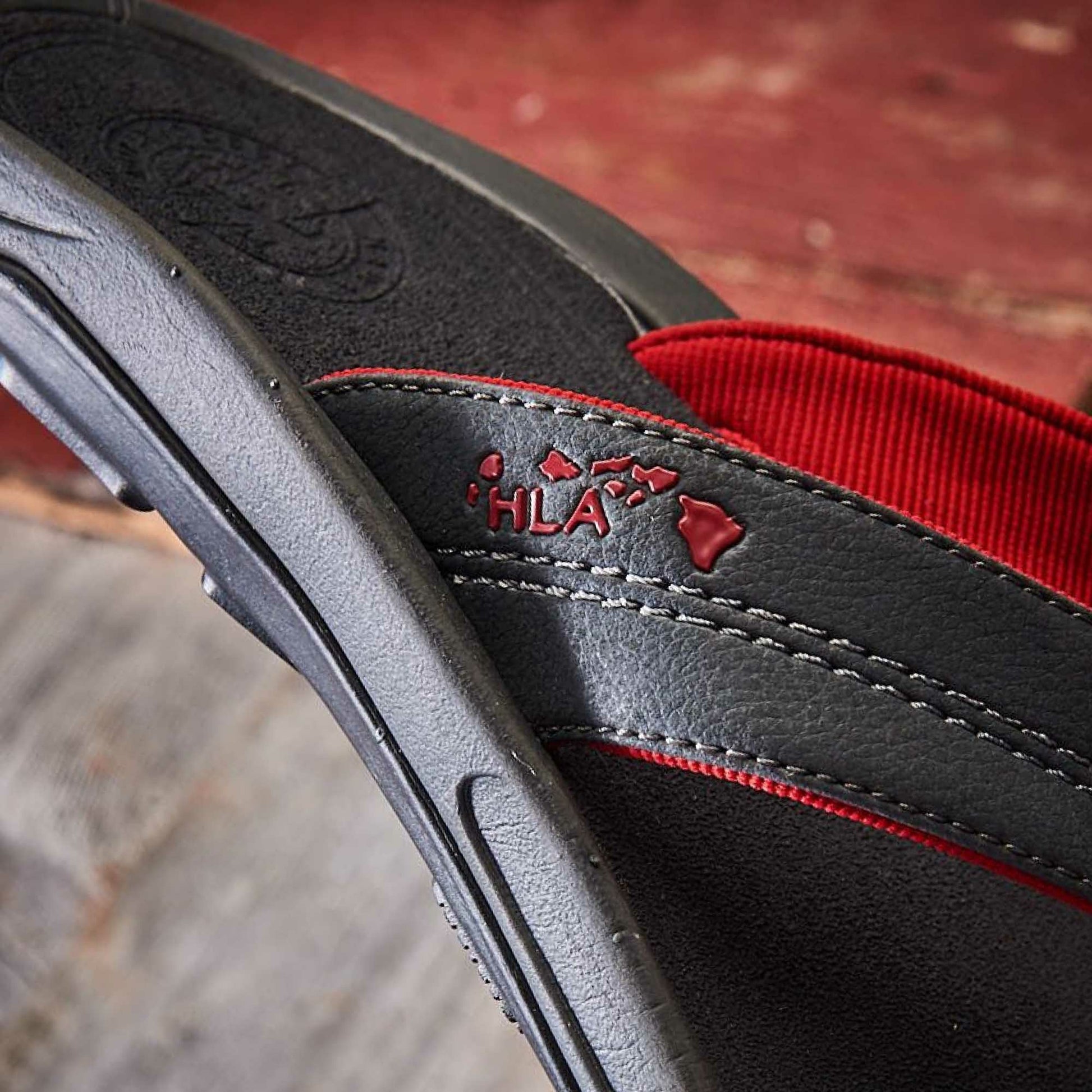 Olukai Kīpī Comfortable Beach Sandals - Dark Shadow