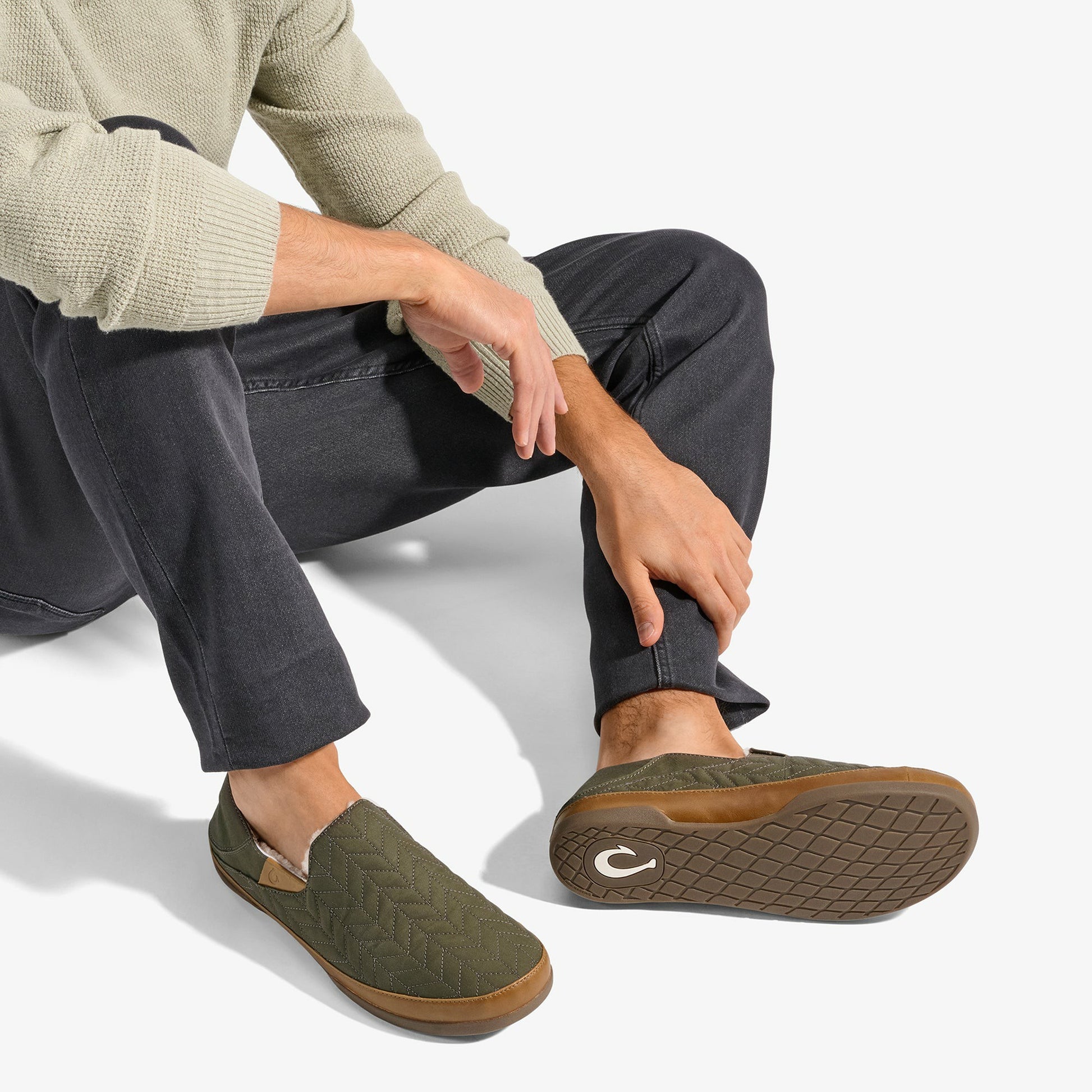 Olukai Hanohano Waxed Canvas Slippers - Husk