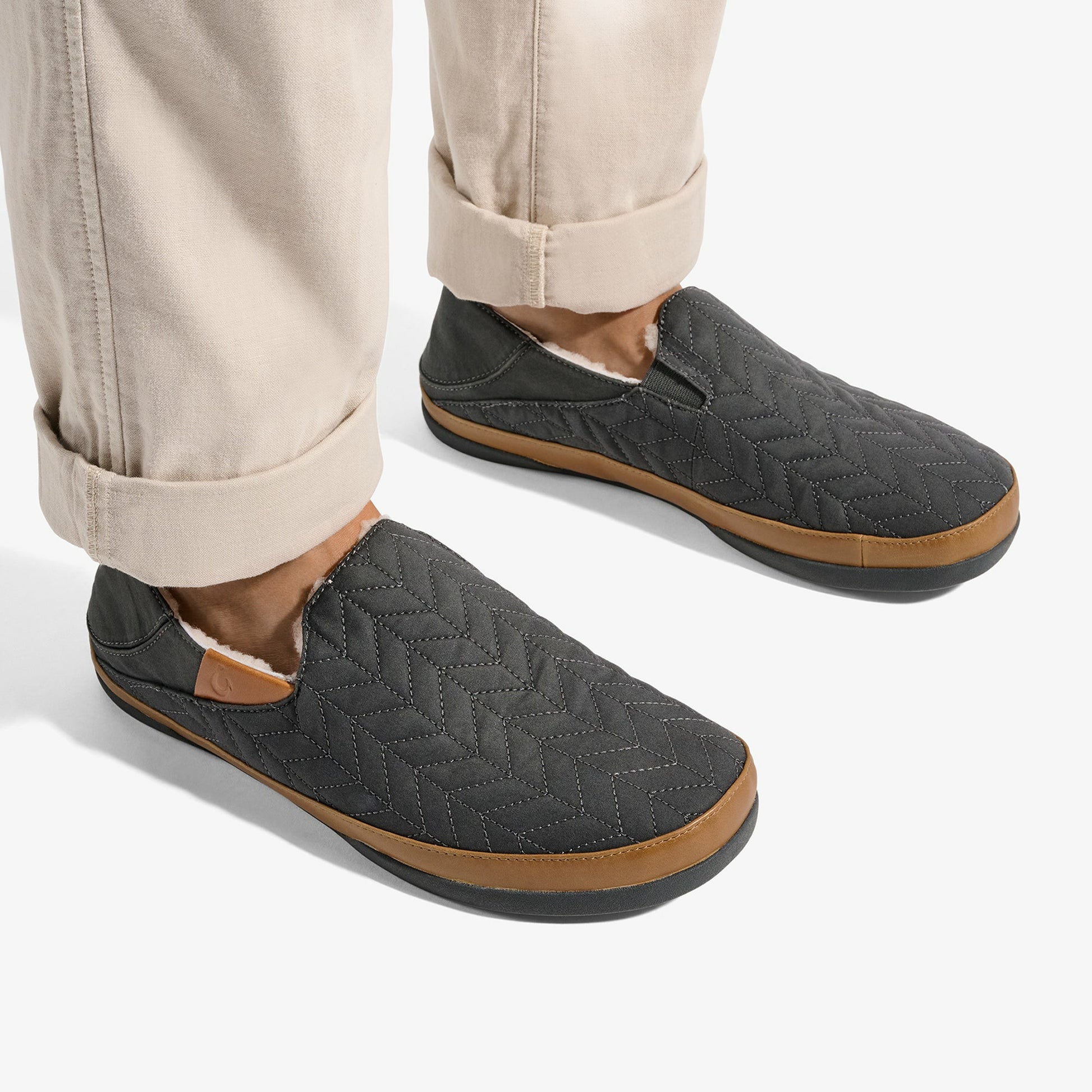 Olukai Hanohano Waxed Canvas Slippers - Dark Shadow