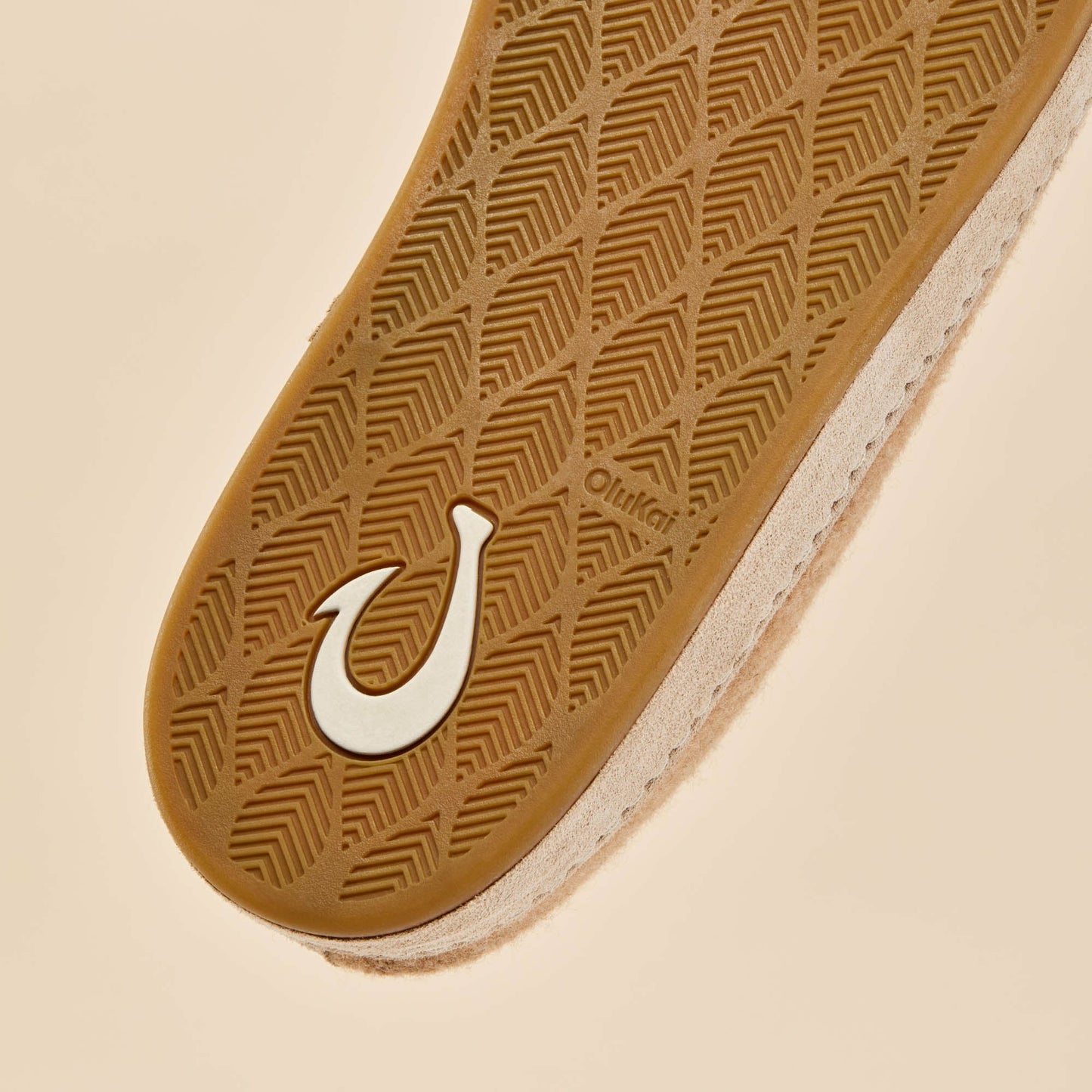 Olukai Hāmani Hulu Wool Mule Slippers - Oatmeal