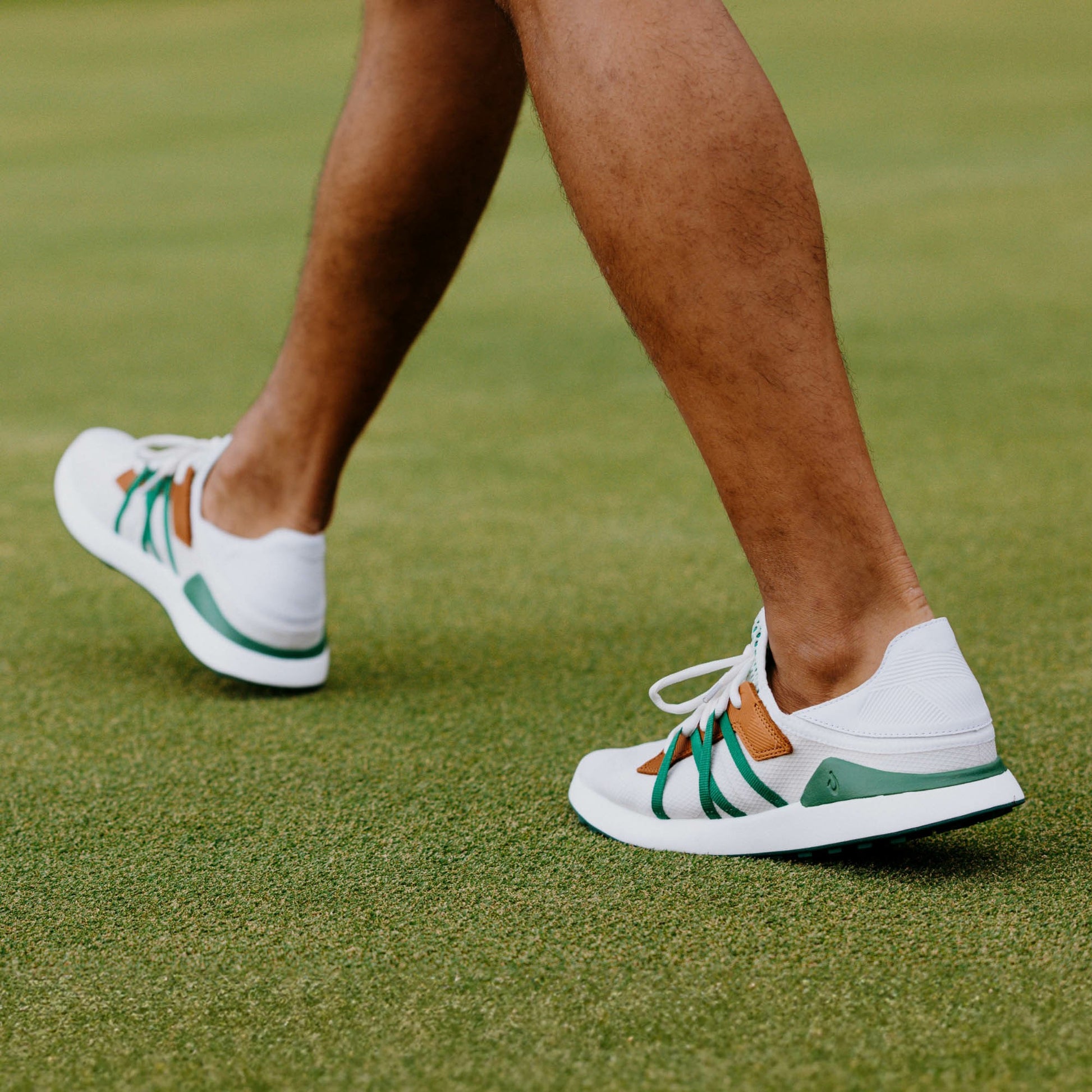 Olukai Manele Breathable Golf Shoes - White / Bamboo