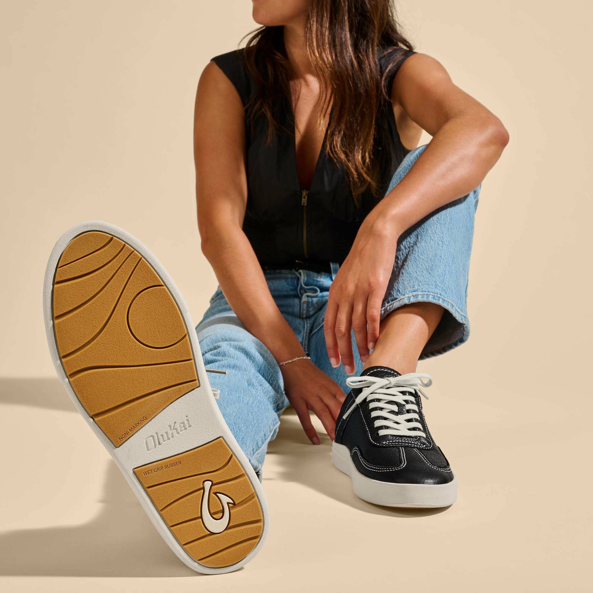 Olukai Hā‘upu Leather Sneakers - Onyx