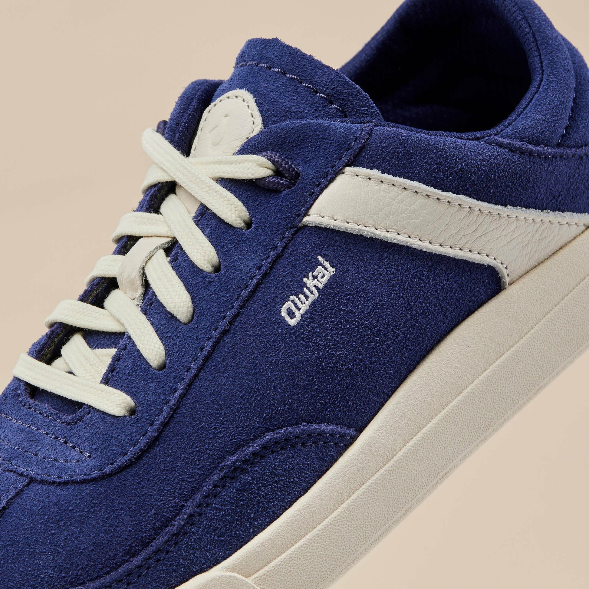 Olukai Hā‘upu Leather Sneakers - Navy / Off White
