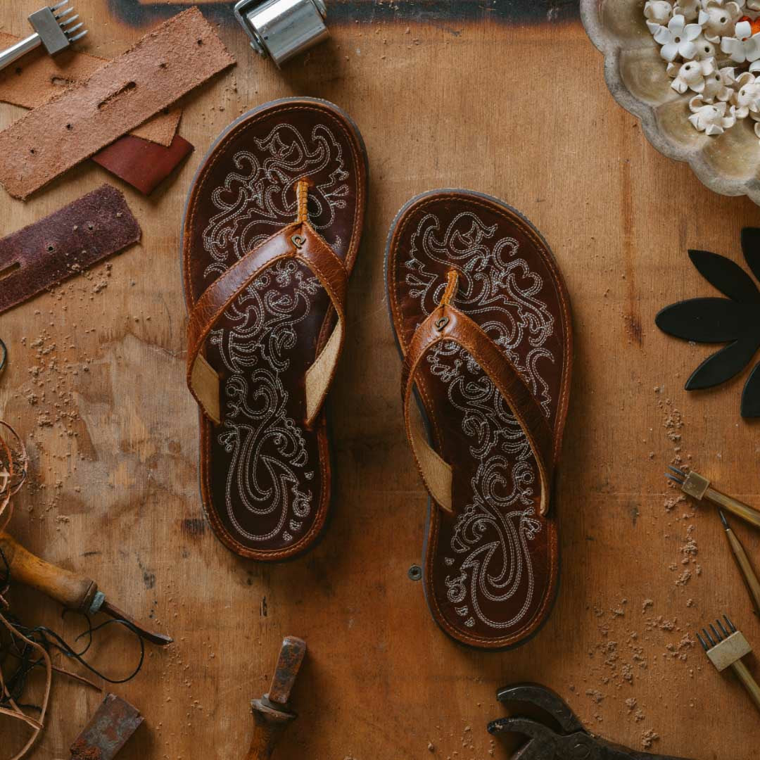 Olukai Paniolo Leather Beach Flip Flops - Natural