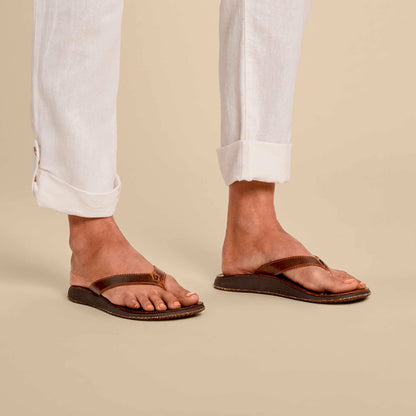 Olukai Paniolo Leather Beach Flip Flops - Natural