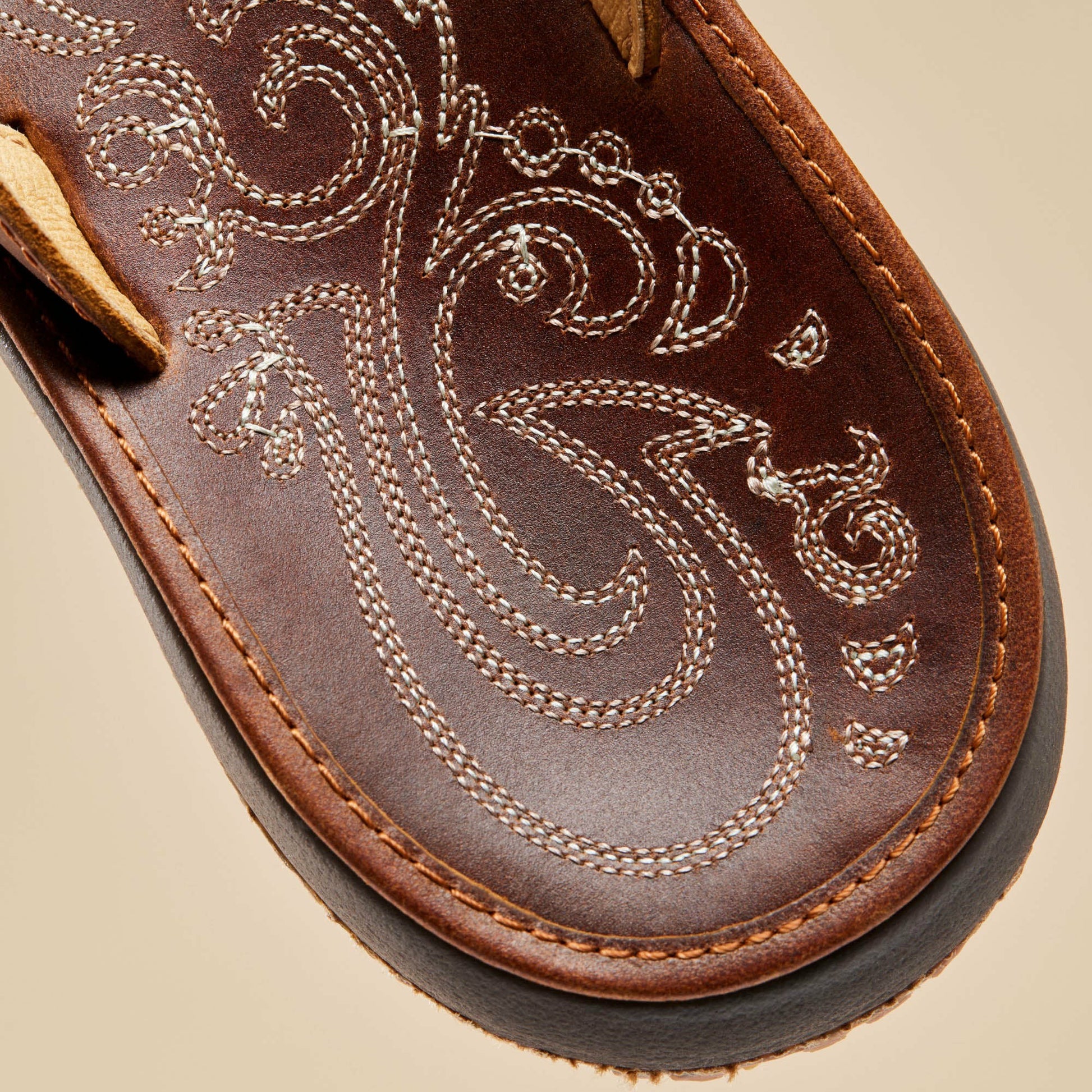 Olukai Paniolo Leather Beach Flip Flops - Natural