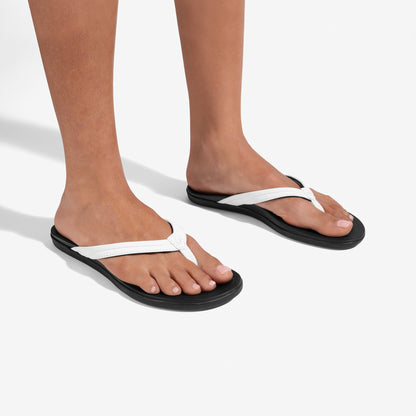 Olukai Ho‘ōpio Maluā - Bright White / Warm Sand