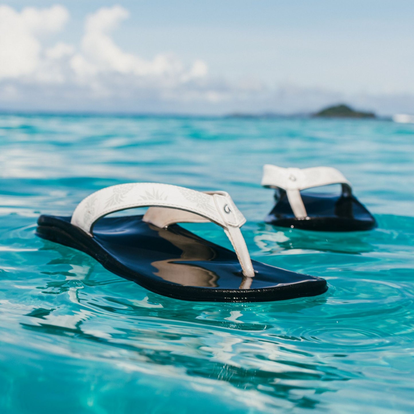 Olukai ‘Ohana Beach Sandals - Bright White / Hua