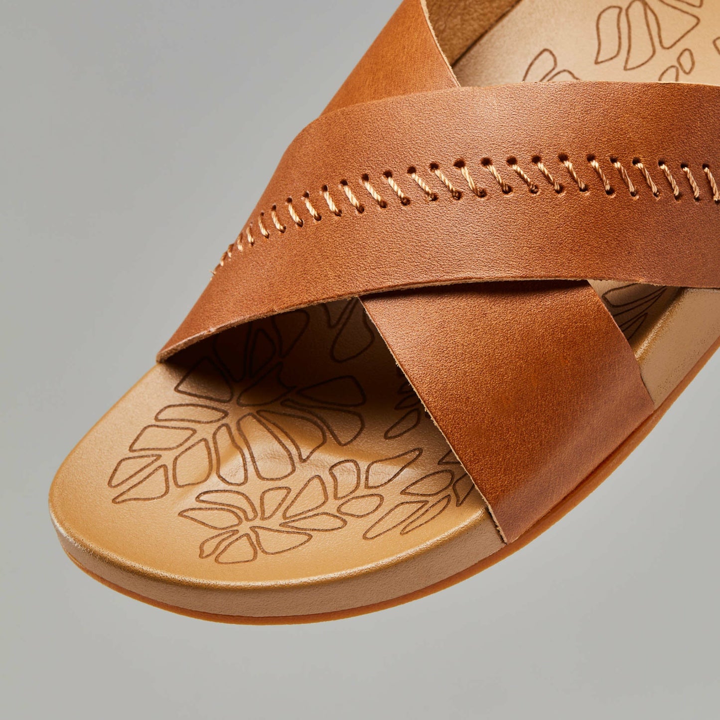 Olukai Kipe‘a ‘Olu Women‘s Slide Sandals - Sahara