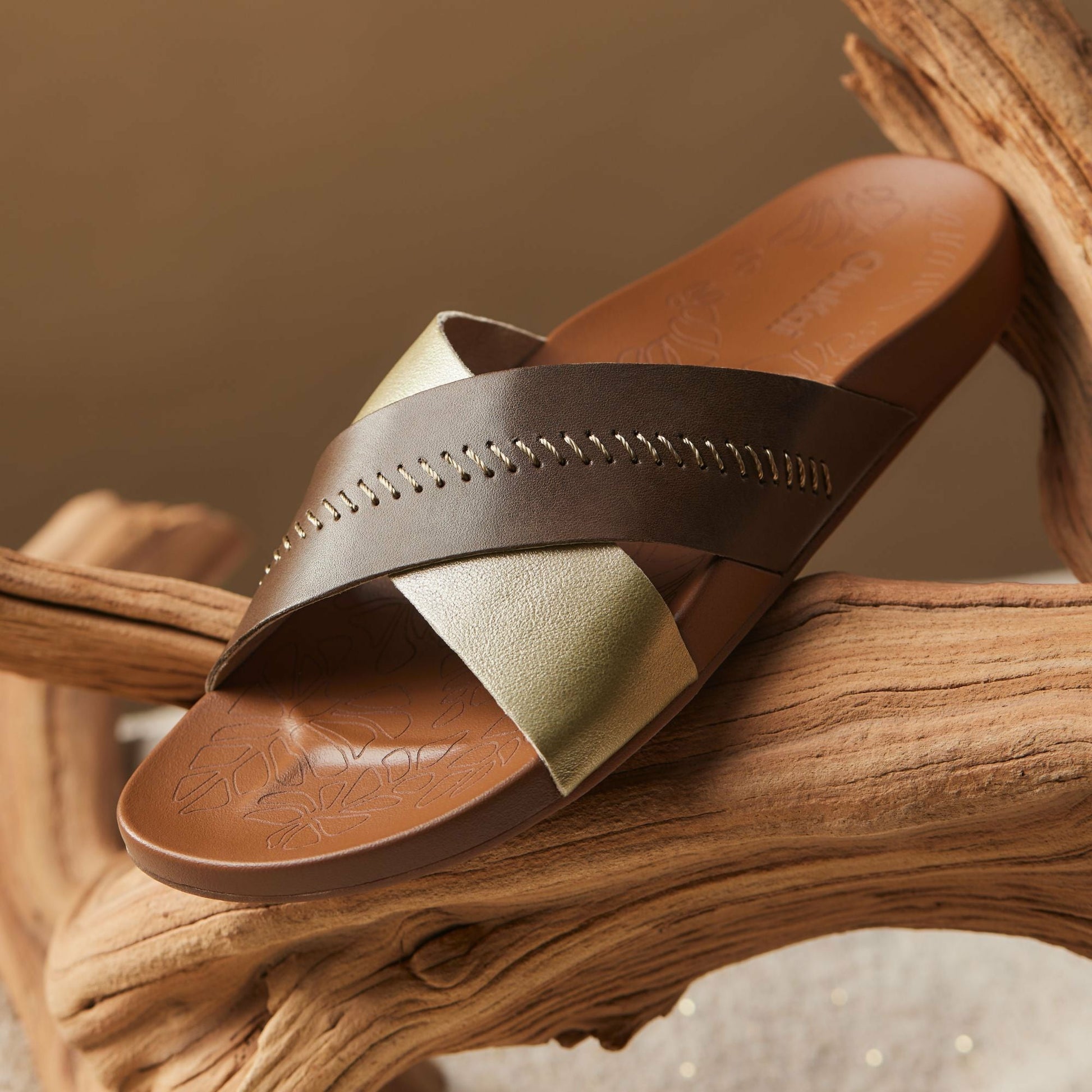 Olukai Kīpe‘a ‘Olu - Wheat Gold / Toffee