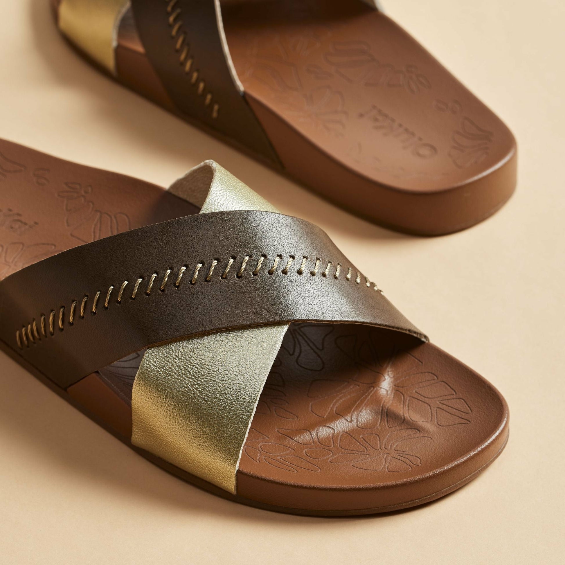 Olukai Kīpe‘a ‘Olu - Wheat Gold / Toffee