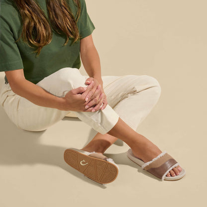 Olukai Hō‘ala Slide Slide Slipper Sandals - Tan / Puka