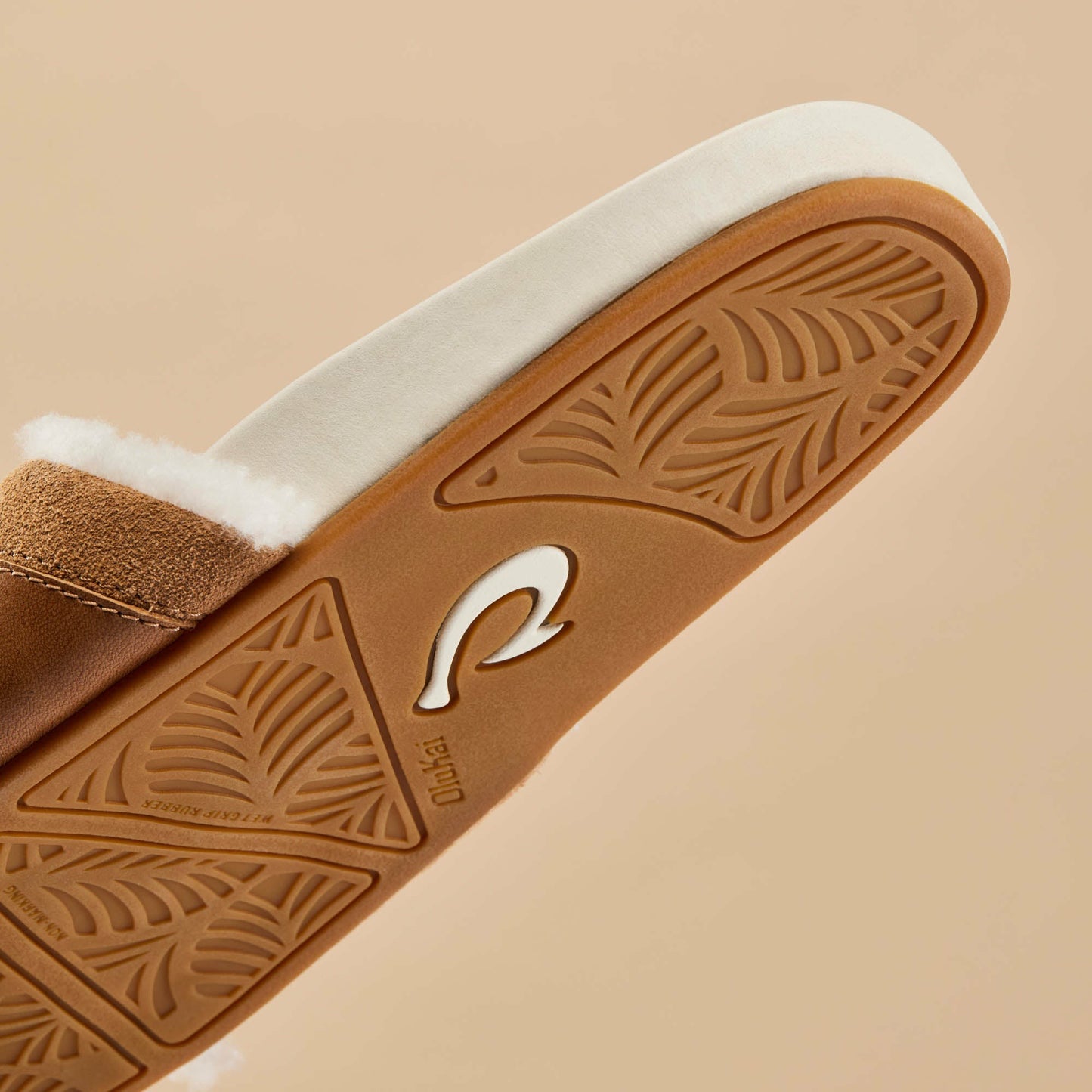 Olukai Hō‘ala Slide Slide Slipper Sandals - Tan / Puka
