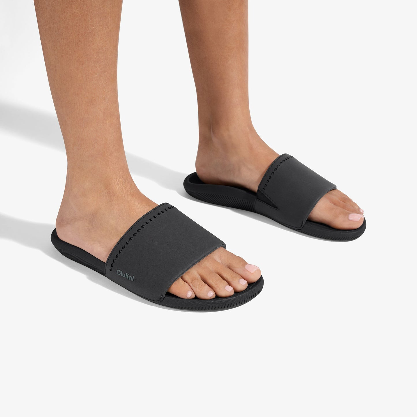 Olukai Ulele Slide - Black / Black