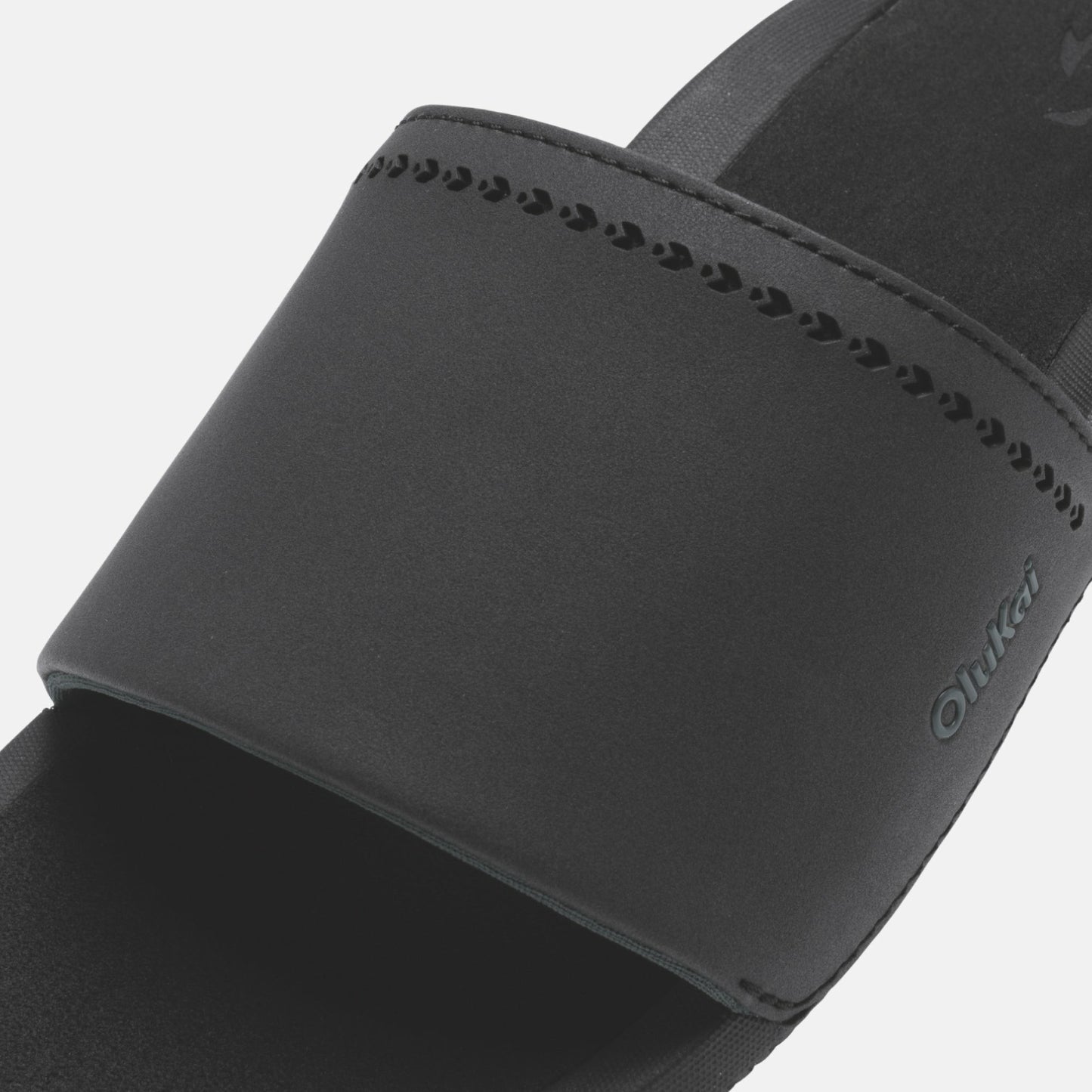 Olukai Ulele Slide - Black / Black