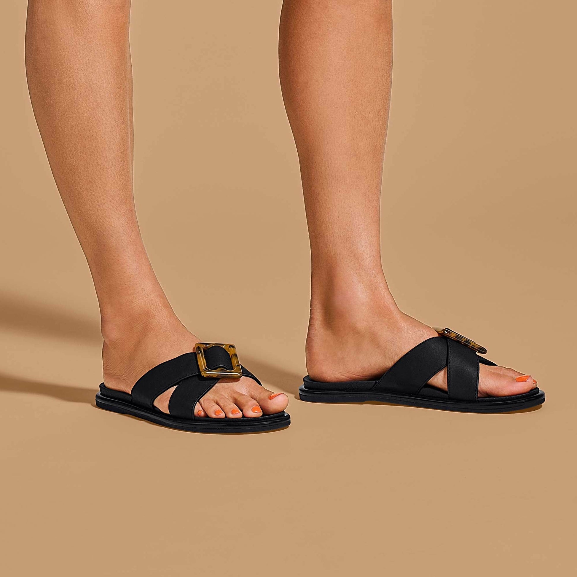 Olukai La‘i Slide Slide Beach Sandals - Black