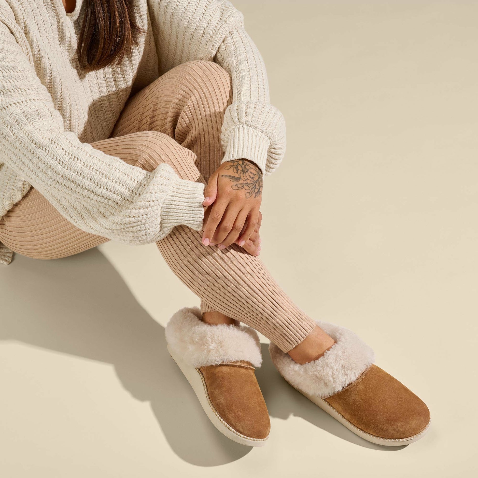 Olukai Ku‘i Women‘s Slip-On Slippers - Tan / Bone
