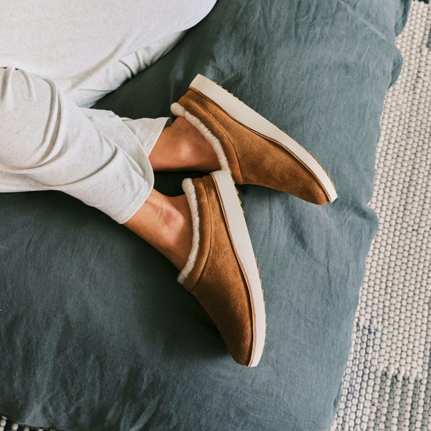 Olukai Mani - Tan / Golden Sand