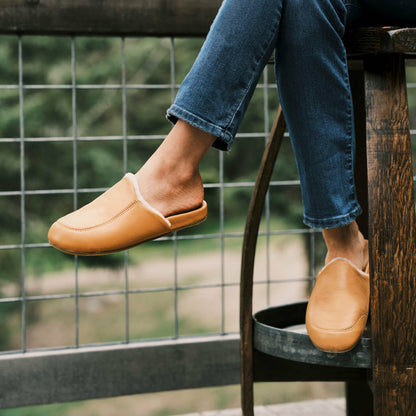 Olukai Kōnea Leather Slipper Mules - Saddle