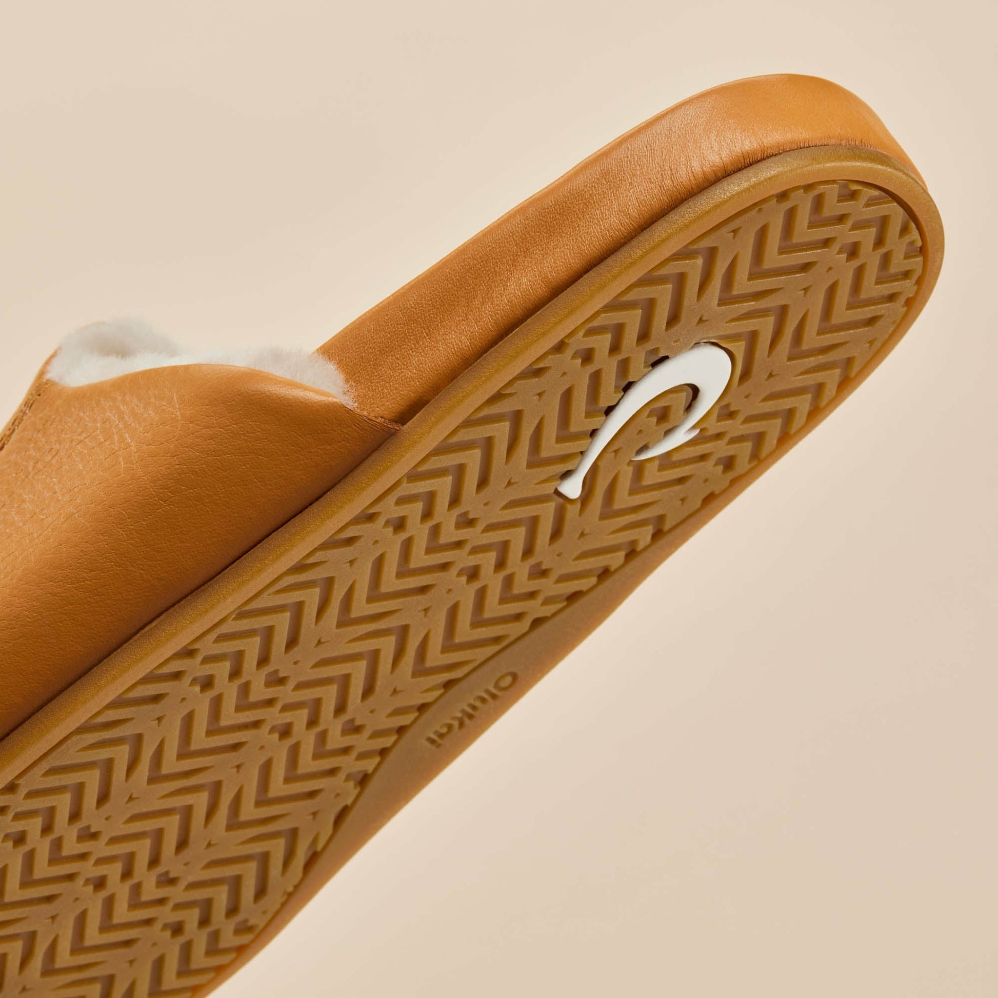 Olukai Kōnea Leather Slipper Mules - Saddle
