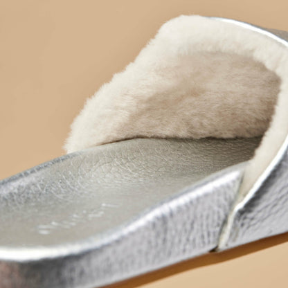 Olukai Kōnea Leather Slipper Mules - Silver