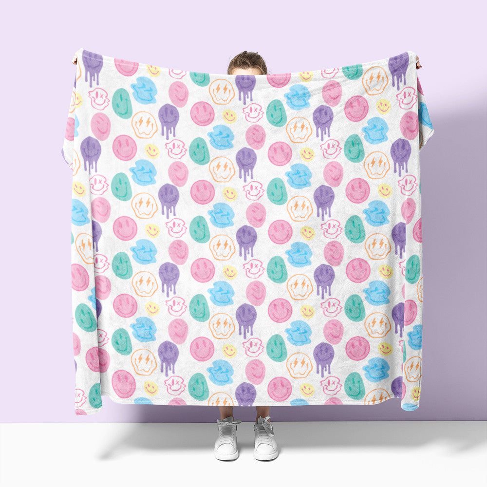 Smiley Fuzzy Throw Blanket For Bedrooms And Dorm Rooms / Top Trenz For Sale